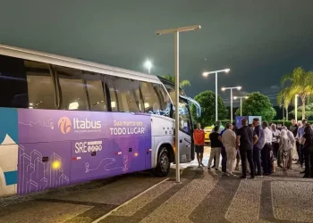 empresa de transporte, empresa de mídia