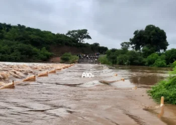 estrada alagada, trecho inundado