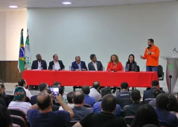 abertura, lançamento, estreia