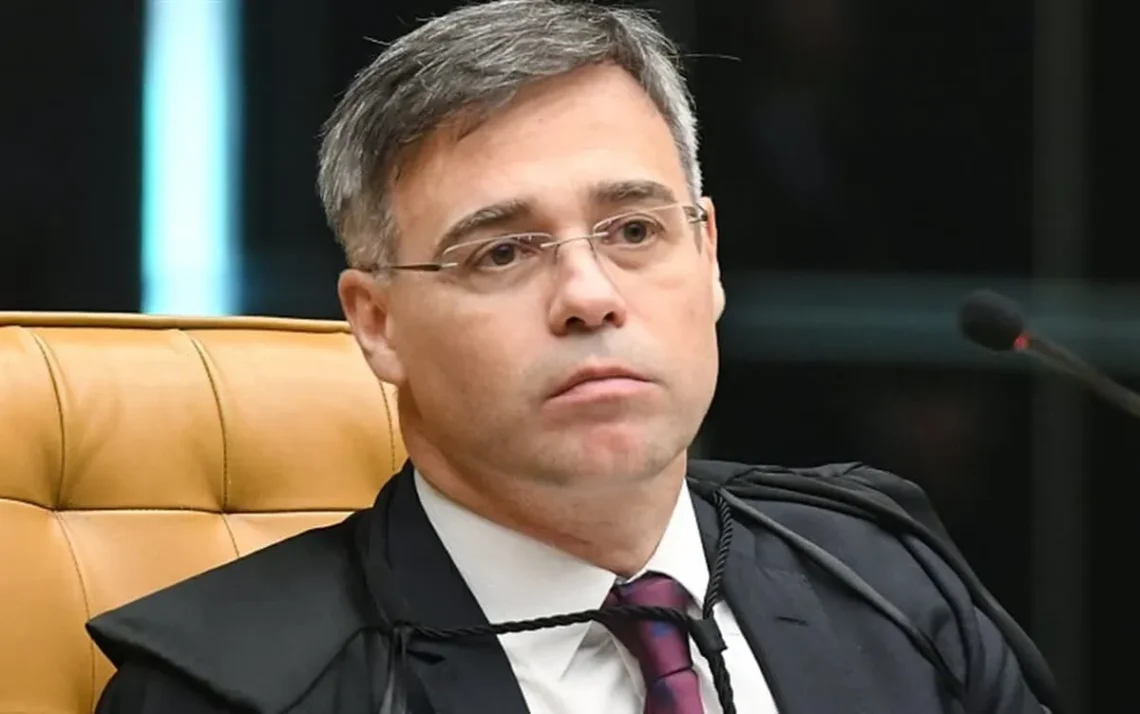 sessão, veredicto, deliberação;